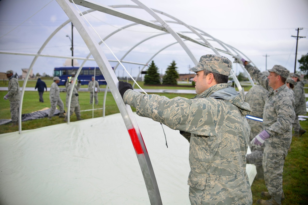 914th Aeromedical Staging Squadron personnel participate in mass casualty exercise