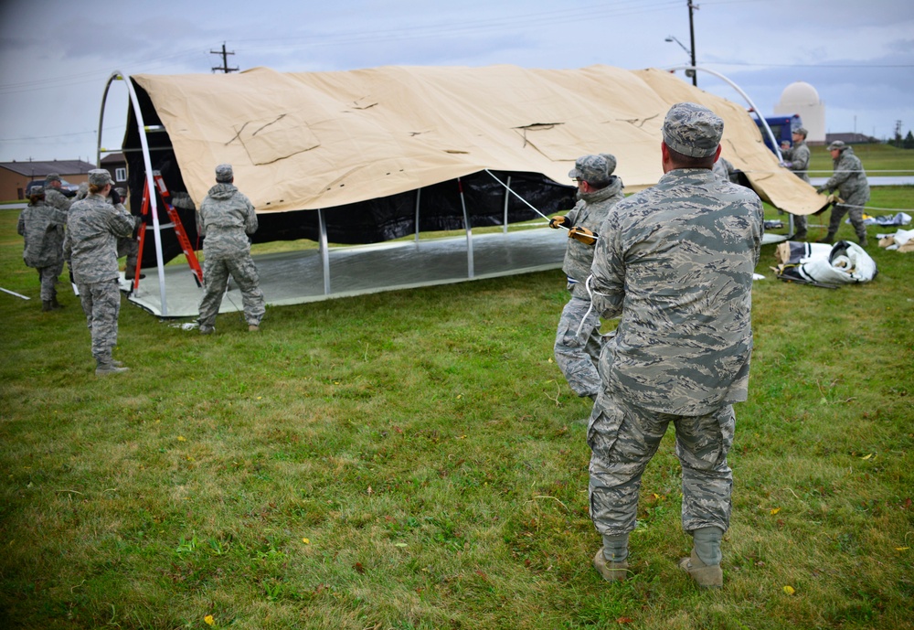 914th Aeromedical Staging Squadron personnel participate in mass casualty exercise