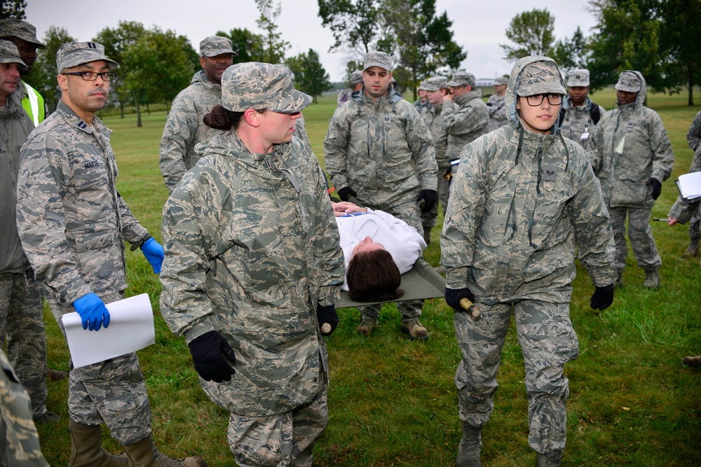 914th Aeromedical Staging Squadron personnel participate in mass casualty exercise