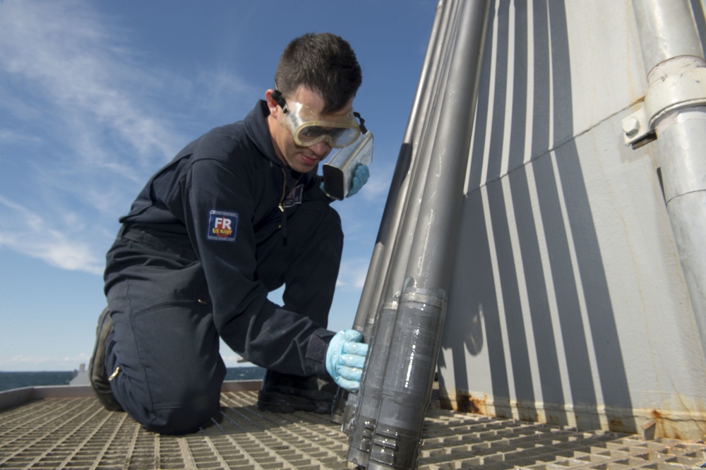 USS Carney sailors conduct preventive maintenance
