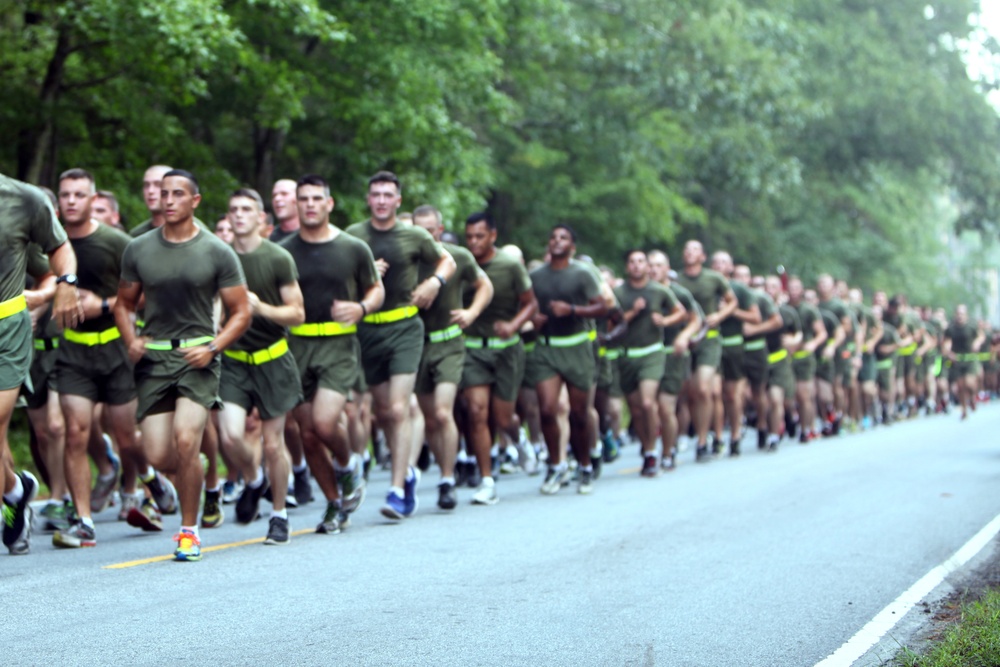 MACG-28 Marines kick off Labor Day weekend with group run