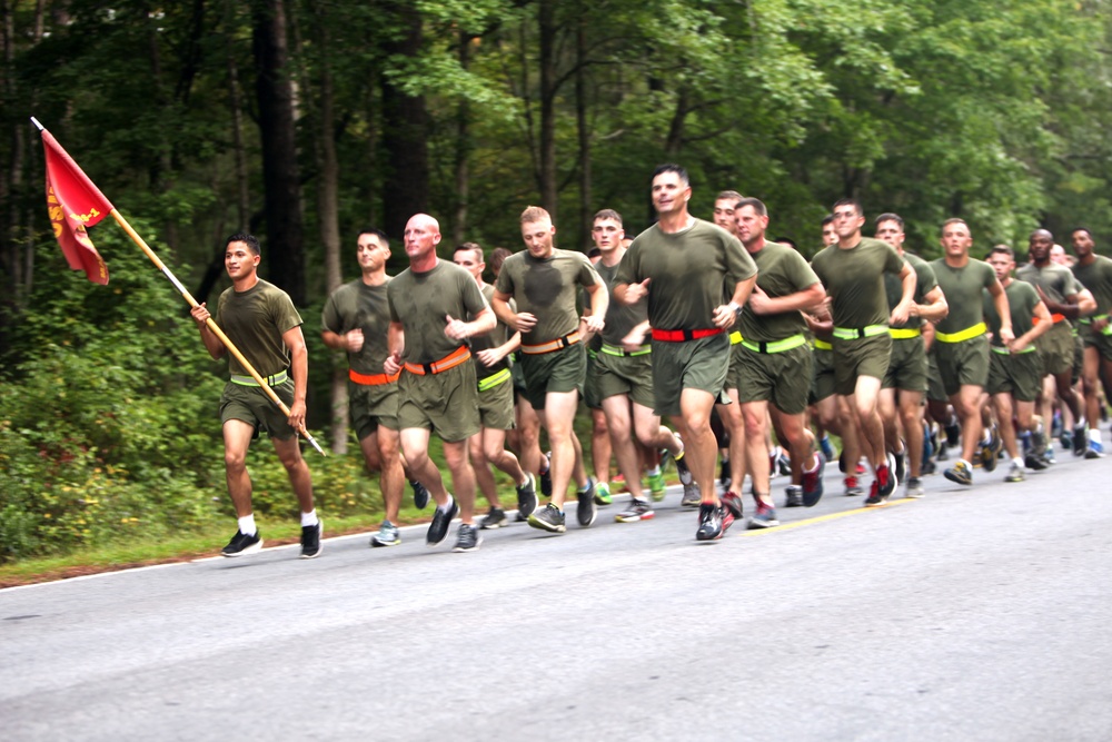 MACG-28 Marines kick off Labor Day weekend with group run