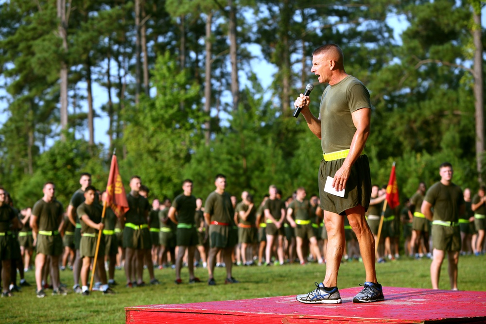 MACG-28 Marines kick off Labor Day weekend with group run