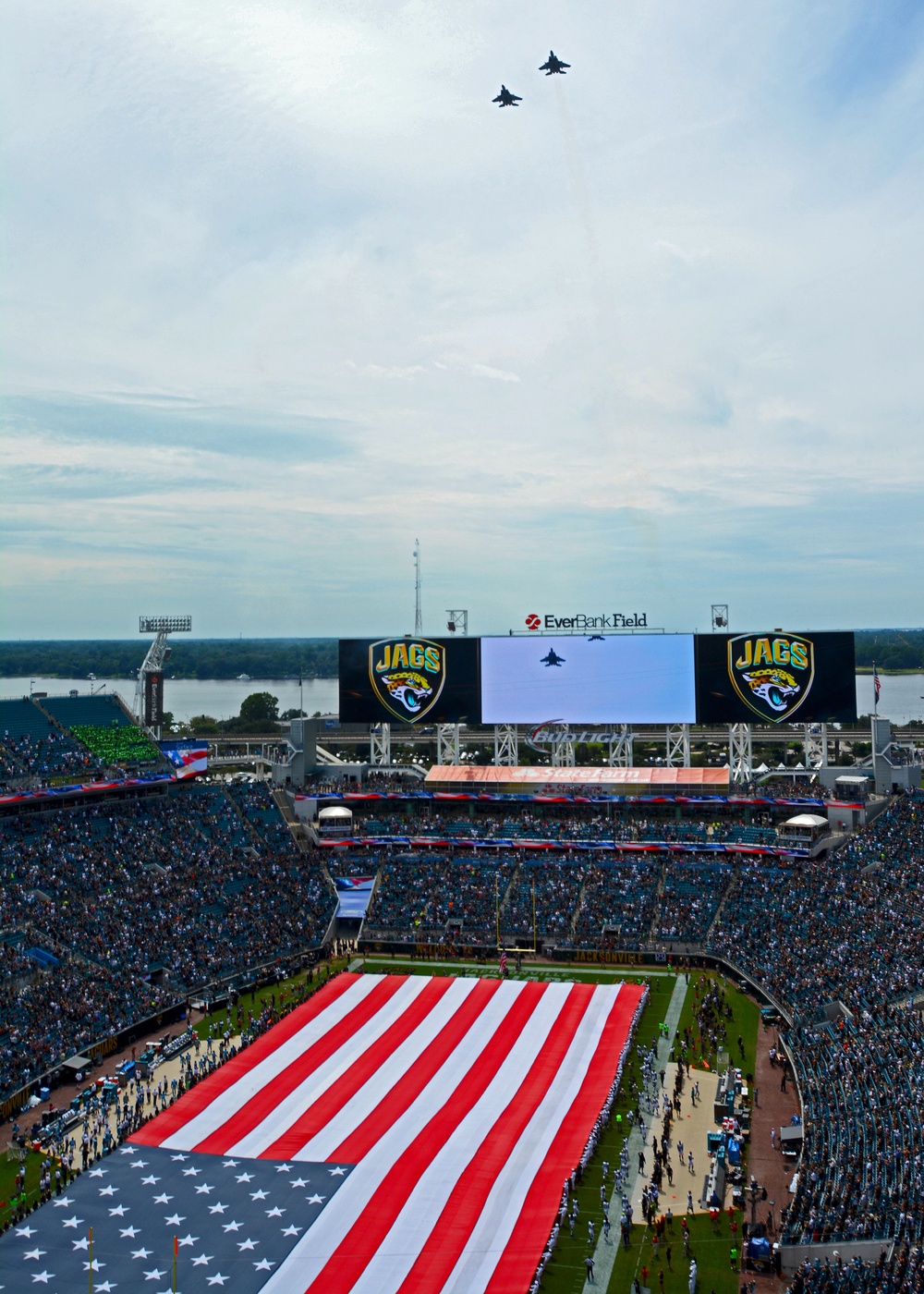 DVIDS - Images - Jacksonville Jaguars 2015 first game - 125th FW flyover  and appreciation day [Image 2 of 7]