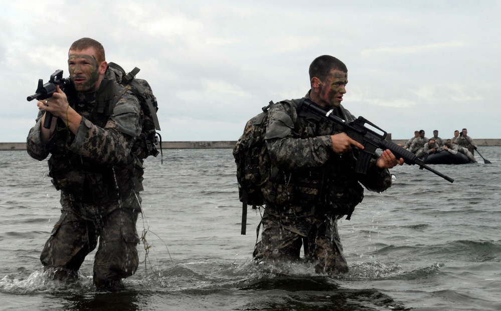 New York National Guard conduct Zodiac training