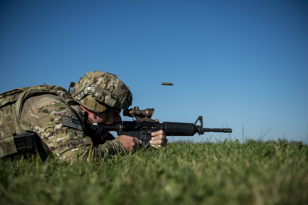 Move and shoot: International soldiers compete in rifle match