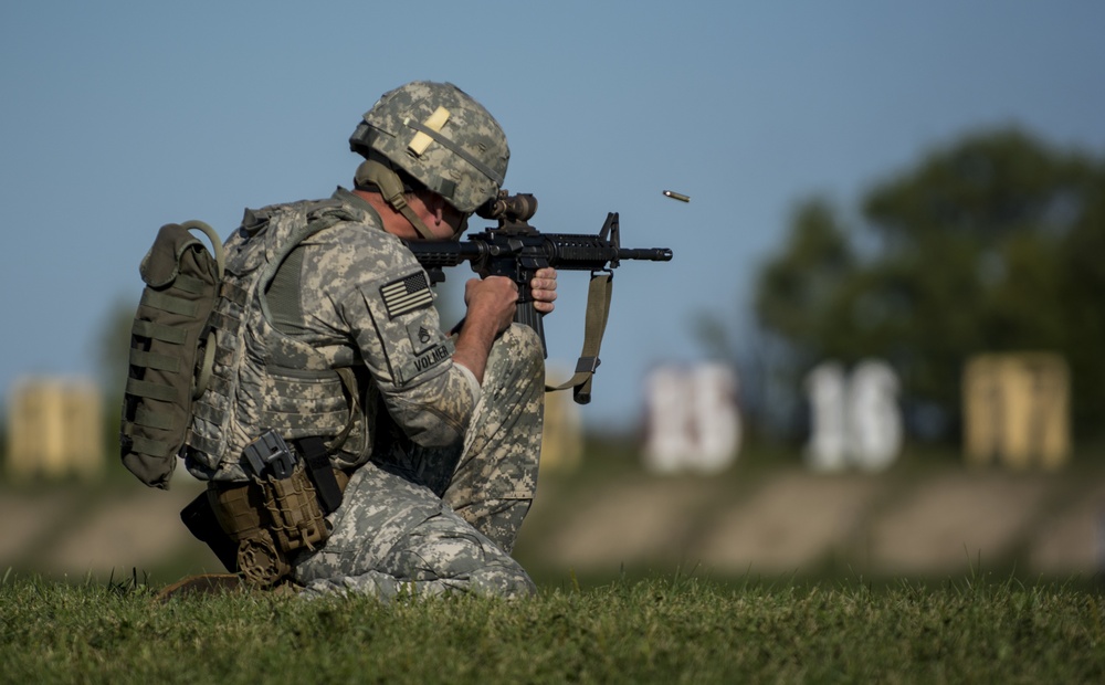 Move and shoot: International soldiers compete in rifle match