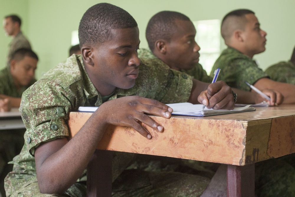 U.S. Marines instruct soldiers with Belize Defence Force in Rifle Marksmanship