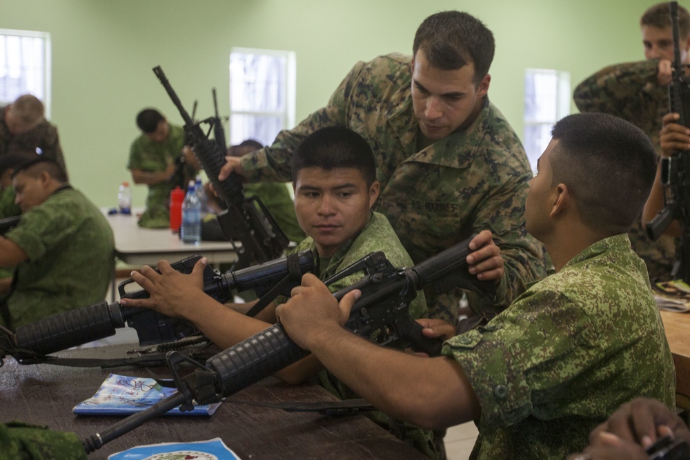 U.S. Marines instruct soldiers with Belize Defence Force in Rifle Marksmanship