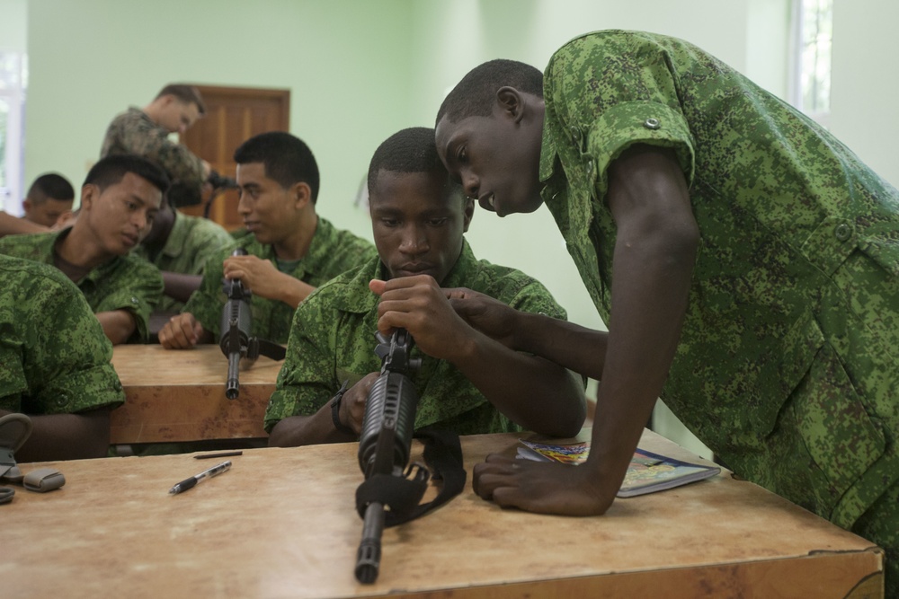 U.S. Marines instruct soldiers with Belize Defence Force in Rifle Marksmanship