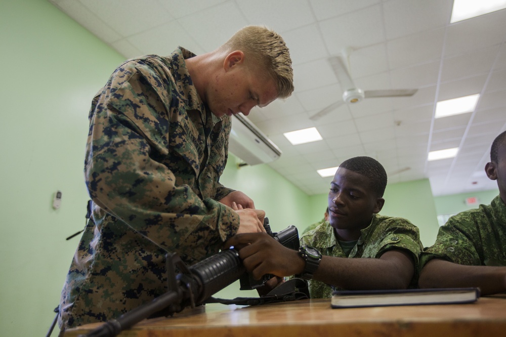 U.S. Marines instruct soldiers with Belize Defence Force in Rifle Marksmanship