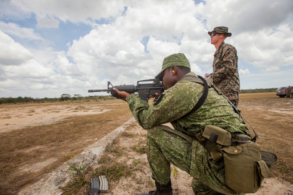 U.S. Marines of SPMAGTF-SC lead Belize Defence Force in Rifle Range