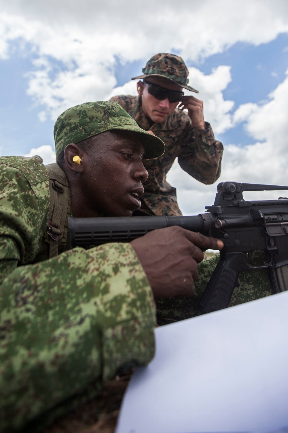 U.S. Marines of SPMAGTF-SC lead Belize Defence Force in Rifle Range