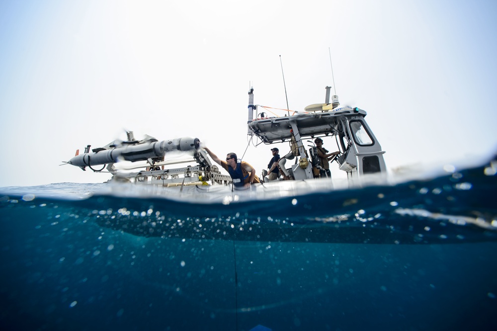 UUV launch