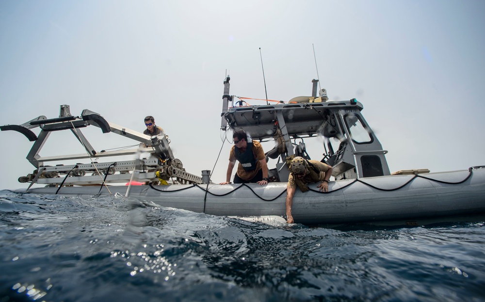 UUV launch