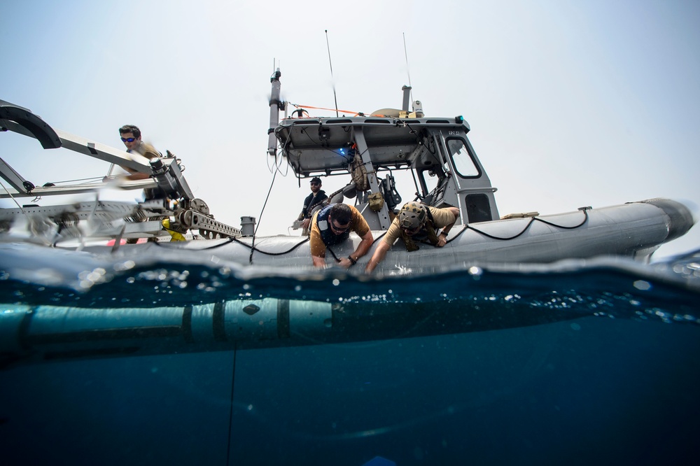 UUV launch