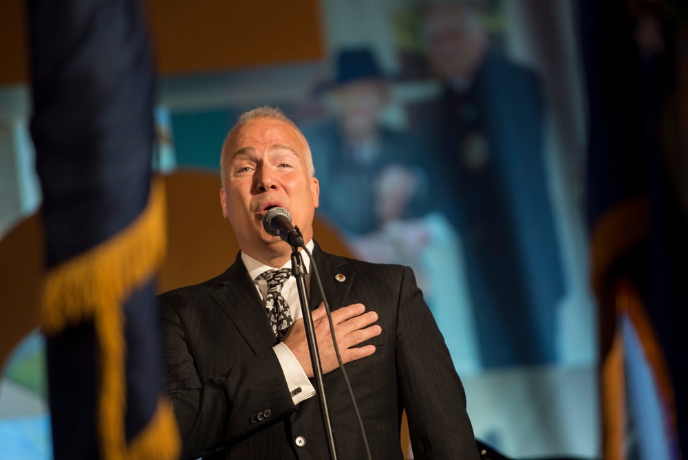 Secretary of defense attends Fisher House Gala