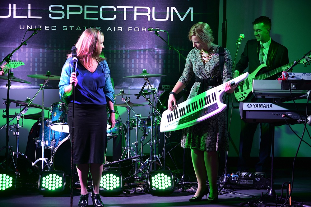 Full Spectrum entertains, educates at Qatar Academy