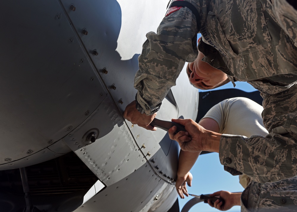 Ohio ANG units work together during repairs