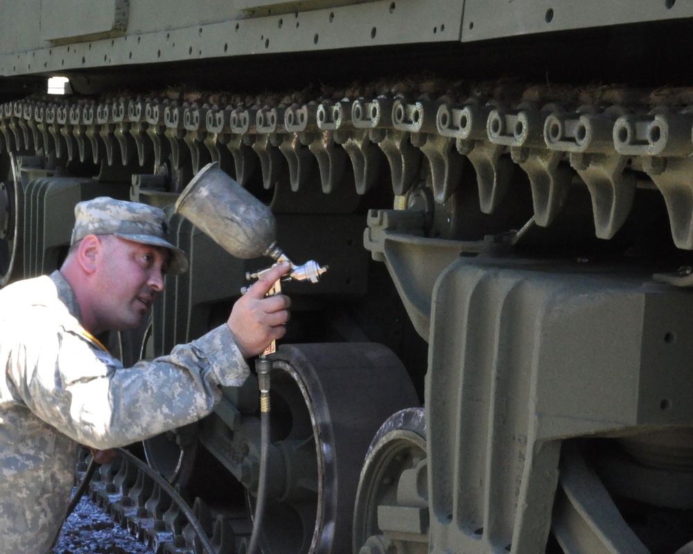 Tank renovation teaches soldiers history