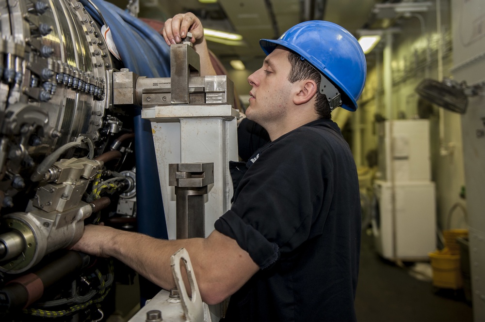 USS Harry S. Truman conducts COMPTUEX