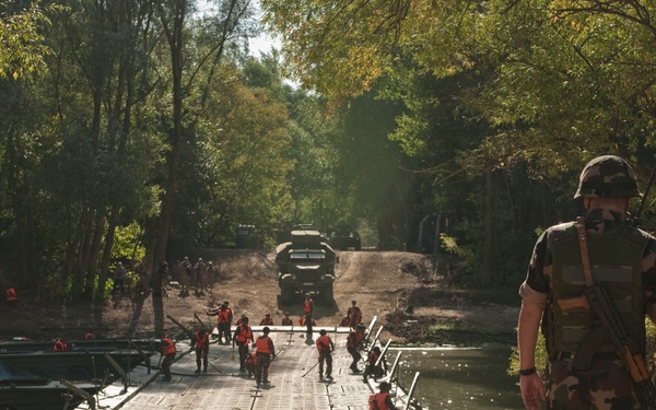 Stryker Soldiers complete Dragoon Crossing, build bridges