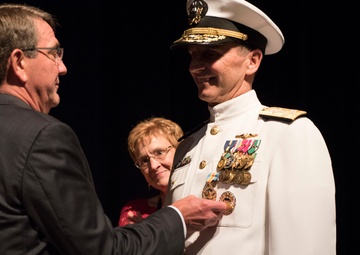 Chief of Naval Operations (CNO) Adm. Jonathan Greenert is relieved by Adm. John Richardson [Image 1 of 3] 09.18.2015 Chief of Naval Operations (CNO) Adm. Jonathan Greenert is relieved by Adm. John Richardson