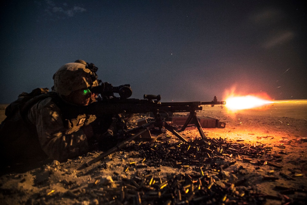 Fireworks | US Marines light up Kuwaiti night
