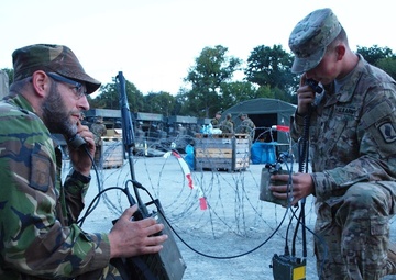 US, Dutch signaleers build communications interoperability trough combined training