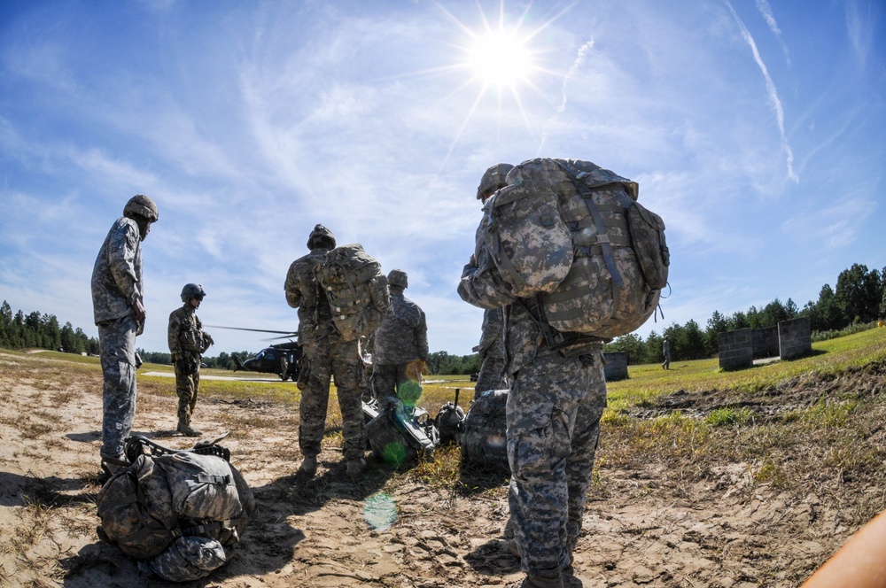 Fire support specialists partner with Apaches for close combat attack training