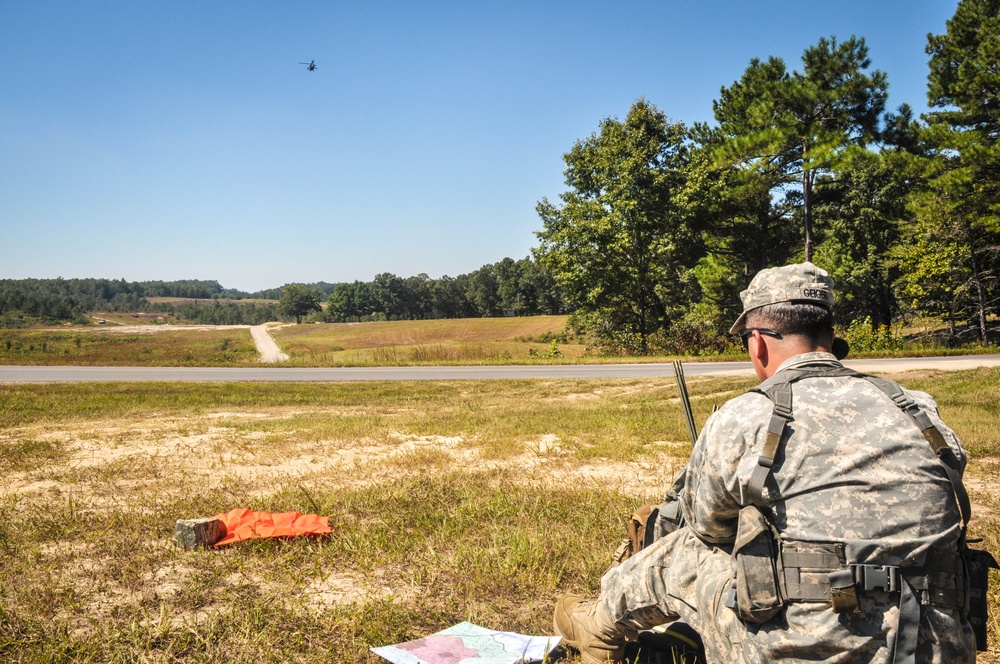 Fire support specialist partners with Apaches for close combat attack training