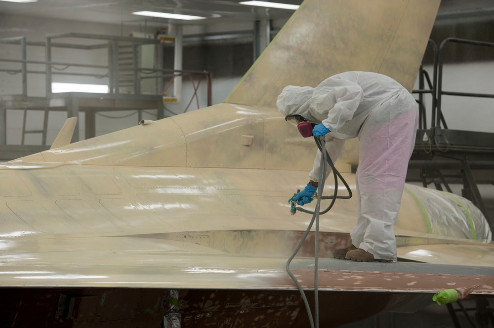 Corrosion shop gives aircraft new ‘shades’