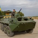 Paratroopers take Ukrainian guardsmen to the range