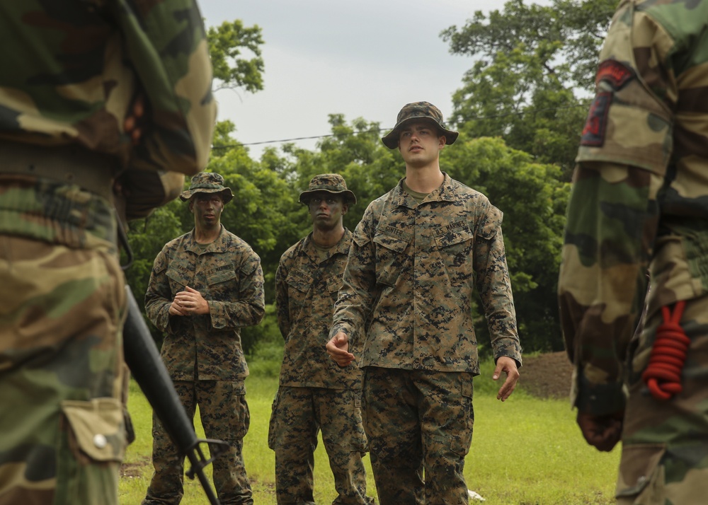 Partnership in action: COFUMACO learns Marine infantry skills