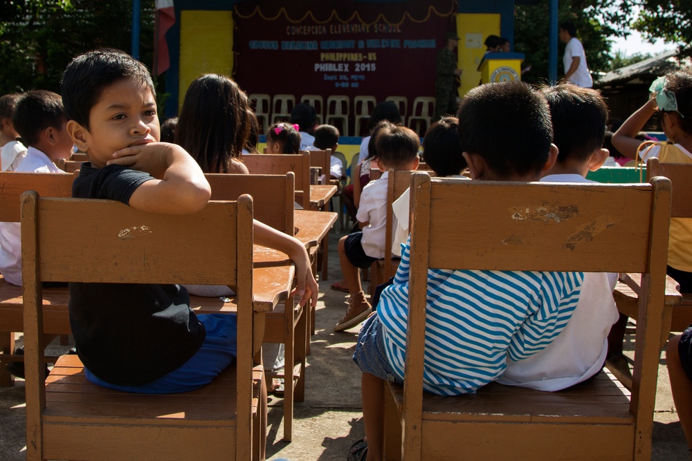 US Marines break ground during Philippines exercise