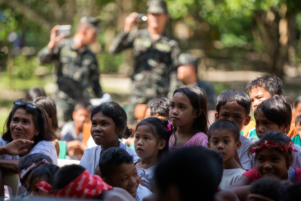 US Marines break ground during Philippines exercise