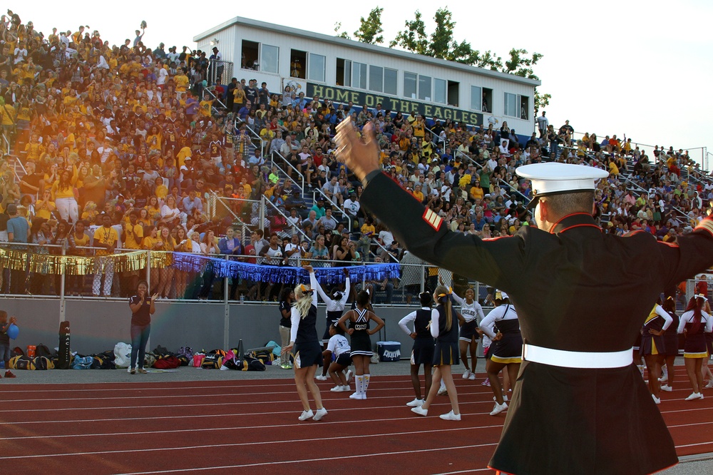 Walnut Hills wins with ‘armed forces offense’ during Marines Battle of the Gridiron Tour
