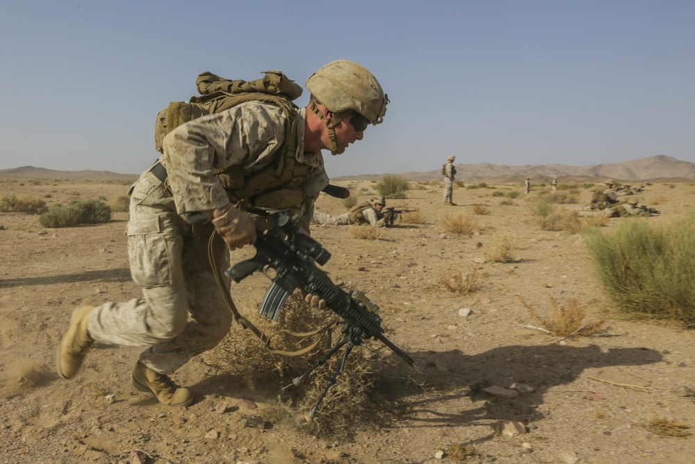 DVIDS - Images - 15th MEU Marines practice buddy rushes in Southwest ...