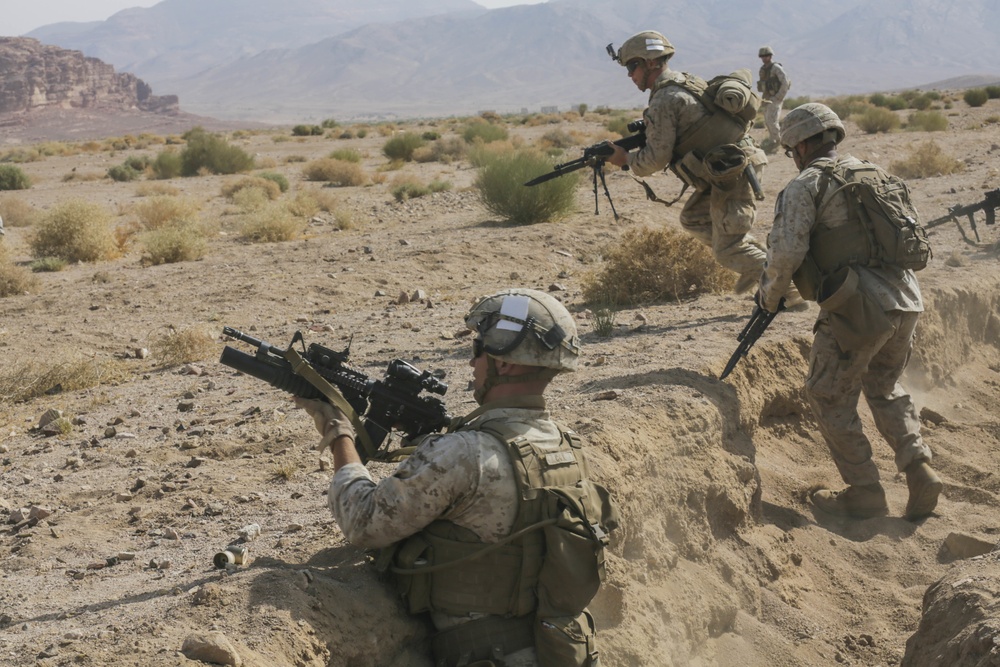 DVIDS - Images - 15th MEU Marines practice buddy rushes in Southwest ...