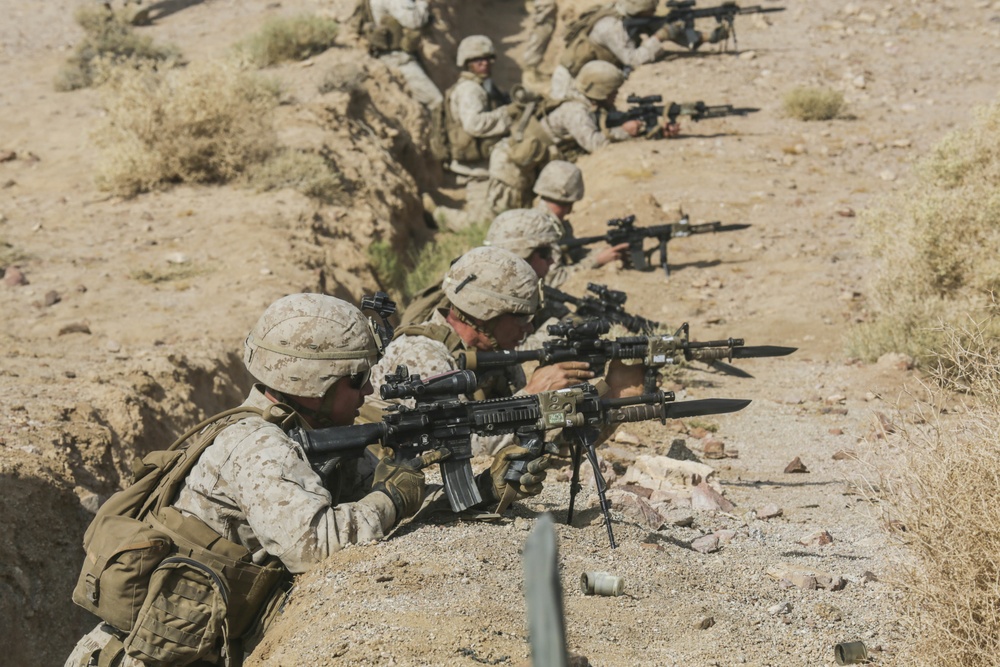 15th MEU Marines clear trenches in Southwest Asia