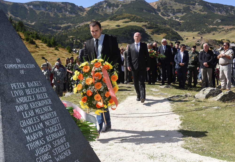 NATO HQ Sarajevo remembers fallen US delegation