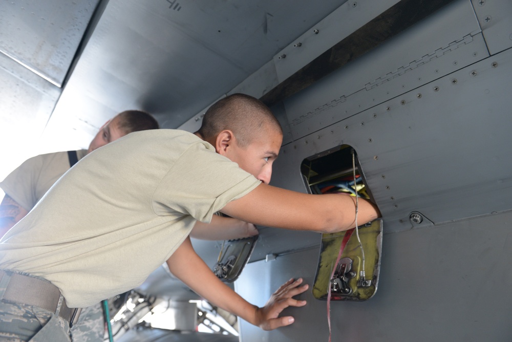 Detachment 13 offers resources for aircraft maintenance training