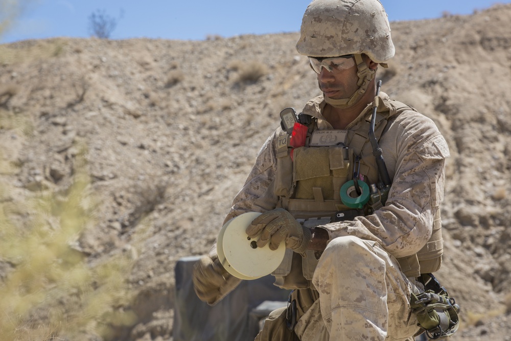 3rd EOD blasts through training aboard Combat Center