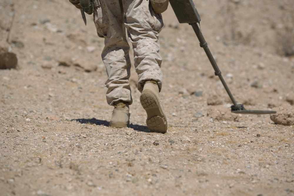 3rd EOD blasts through training aboard Combat Center