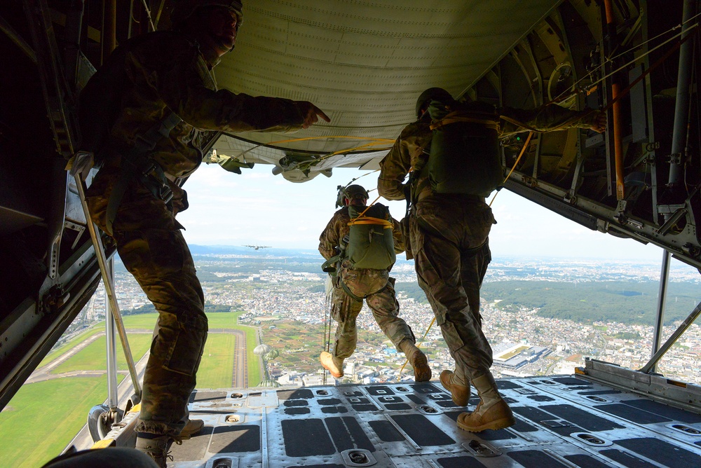 Tens of thousands visit Yokota during annual festival