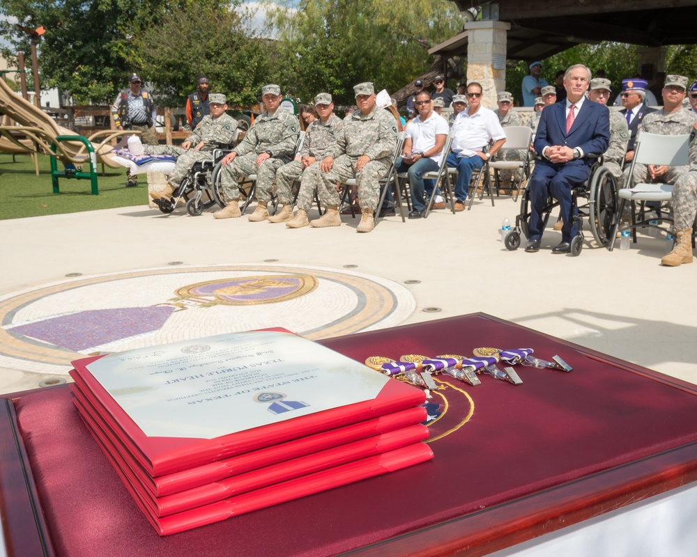 Texas governor awards Texas Purple Heart to Texas National Guardsmen