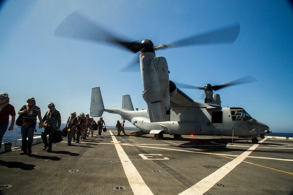 Osprey Lands on the USS New Orleans