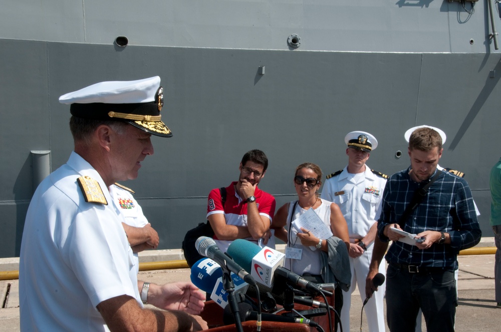 USS Carney arrival