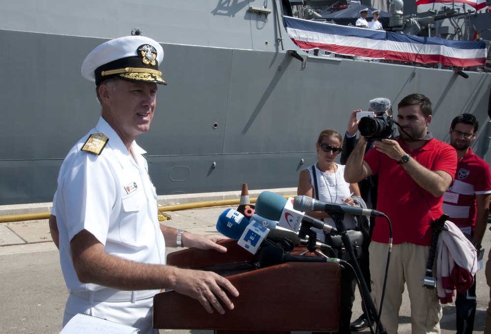 USS Carney arrival