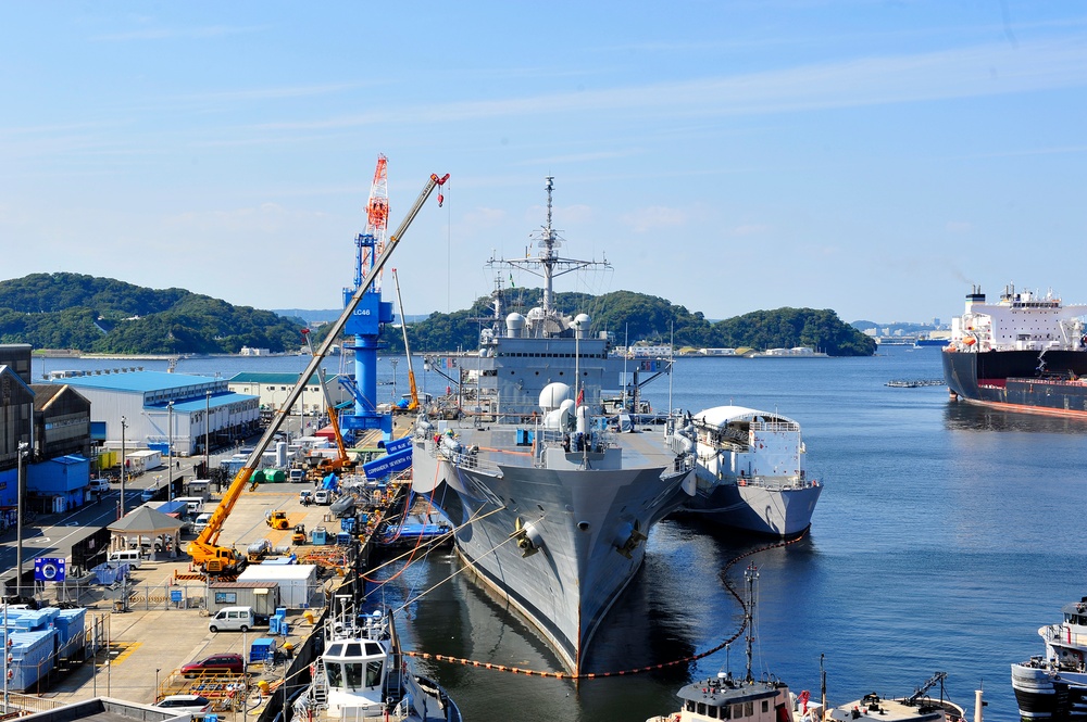 USS Blue Ridge undergoes SRA maintenance period